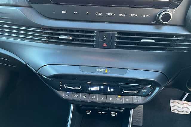 Hyundai Bayon 1.0 T Gdi Premium Suv 5dr Petrol Dct Euro 6 (s/s) (100 Ps)