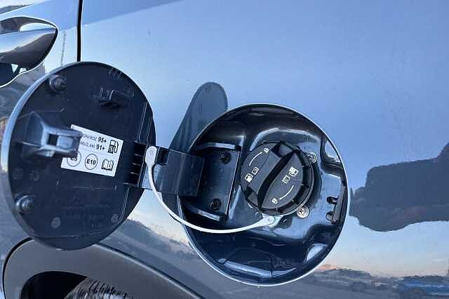 Hyundai Bayon 1.0 T Gdi Premium Suv 5dr Petrol Dct Euro 6 (s/s) (100 Ps)