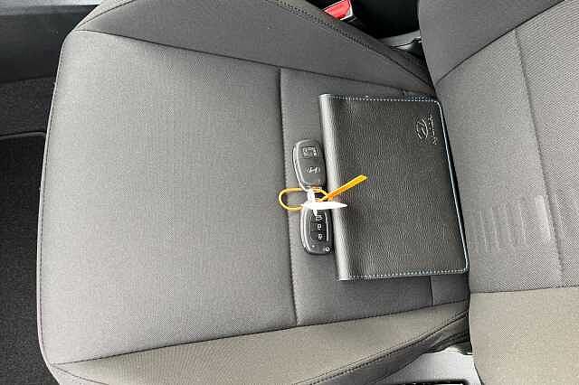 Hyundai Bayon 1.0 T Gdi Premium Suv 5dr Petrol Dct Euro 6 (s/s) (100 Ps)