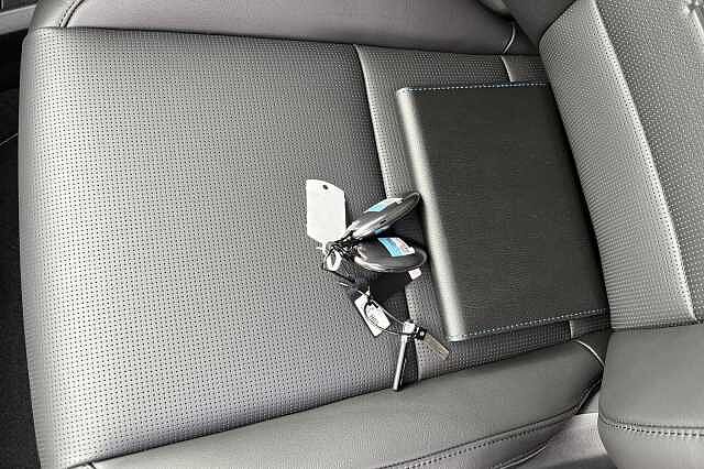 Hyundai Santa Fe 1.6 H T Gdi Ultimate Suv 5dr Petrol Hybrid Auto Euro 6 (s/s) (7seat) (215 Ps)