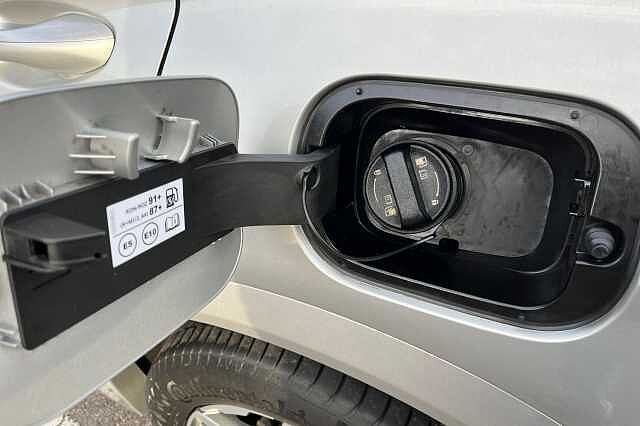 Hyundai Santa Fe 1.6 H T Gdi Ultimate Suv 5dr Petrol Hybrid Auto 4wd Euro 6 (s/s) (230 Ps)