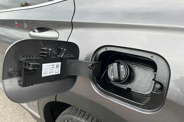 Hyundai Santa Fe 1.6 H T Gdi Ultimate Suv 5dr Petrol Hybrid Auto Euro 6 (s/s) (230 Ps)