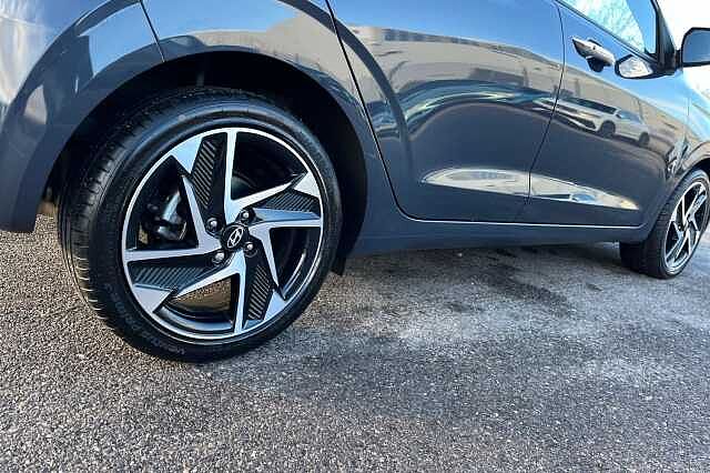 Hyundai I10 1.2 Premium Hatchback 5dr Petrol Auto Euro 6 (s/s) (79 Ps)