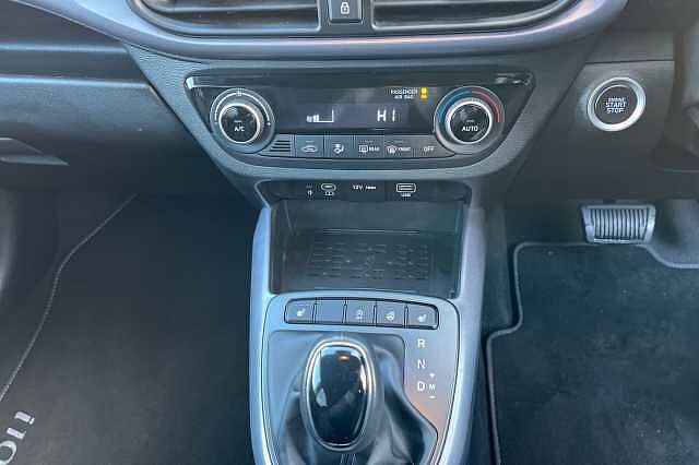 Hyundai I10 1.2 Premium Hatchback 5dr Petrol Auto Euro 6 (s/s) (79 Ps)