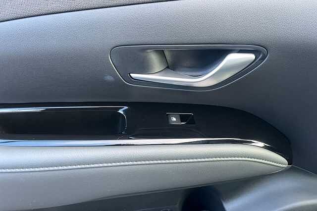 Hyundai TUCSON 1.6 T Gdi 13.8kwh Ultimate Suv 5dr Petrol Plug In Hybrid Auto Euro 6 (s/s) (253 Abyss Black