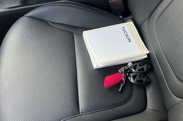 Hyundai TUCSON 1.6 T Gdi 13.8kwh Ultimate Suv 5dr Petrol Plug In Hybrid Auto Euro 6 (s/s) (253 Abyss Black