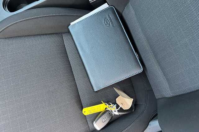 Hyundai Kona 1.6 H Gdi Premium Suv 5dr Petrol Hybrid Dct Euro 6 (s/s) (141 Ps)