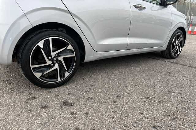 Hyundai I10 1.2 Premium Hatchback 5dr Petrol Auto Euro 6 (s/s) (84 Ps)