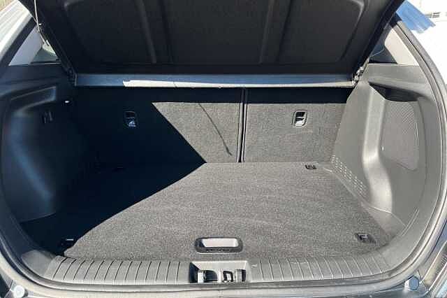 Hyundai KONA 1.6 H Gdi Ultimate Suv 5dr Petrol Hybrid Dct Euro 6 (s/s) (141 Ps) Atlas White