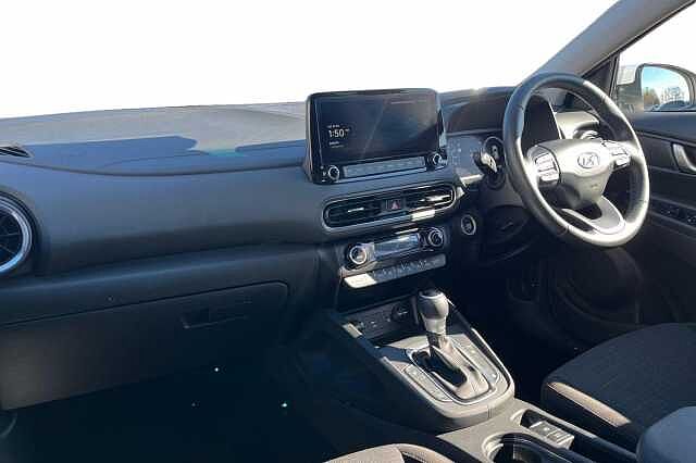 Hyundai KONA 1.6 H Gdi Premium Suv 5dr Petrol Hybrid Dct Euro 6 (s/s) (141 Ps) Atlas White