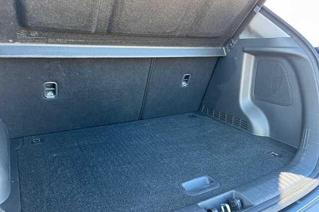 Hyundai KONA 1.6 H Gdi Premium Suv 5dr Petrol Hybrid Dct Euro 6 (s/s) (141 Ps) Atlas White