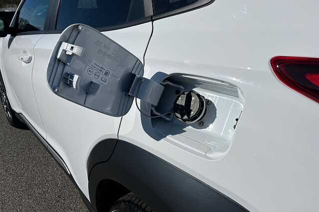 Hyundai KONA 1.6 H Gdi Premium Suv 5dr Petrol Hybrid Dct Euro 6 (s/s) (141 Ps) Atlas White