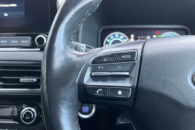 Hyundai KONA 1.6 H Gdi Premium Suv 5dr Petrol Hybrid Dct Euro 6 (s/s) (141 Ps) Phantom Black