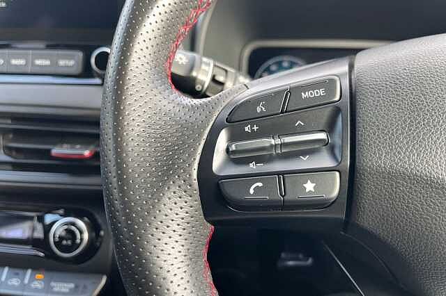 Hyundai KONA 1.0 T Gdi Mhev N Line Suv 5dr Petrol Hybrid Manual Euro 6 (s/s) (120 Ps) Phantom Black