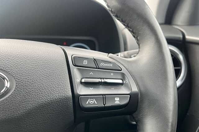 Hyundai KONA 1.6 H Gdi Premium Suv 5dr Petrol Hybrid Dct Euro 6 (s/s) (141 Ps) Surfy Blue