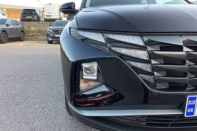 Hyundai TUCSON 1.6 T Gdi Mhev Se Connect Suv 5dr Petrol Hybrid Dct Euro 6 (s/s) (150 Ps) Phantom Black