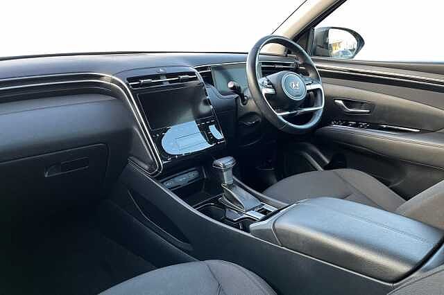 Hyundai TUCSON 1.6 T Gdi Mhev Se Connect Suv 5dr Petrol Hybrid Dct Euro 6 (s/s) (150 Ps) Phantom Black