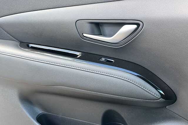 Hyundai Tucson 1.6 H T Gdi Premium Suv 5dr Petrol Hybrid Auto Euro 6 (s/s) (230 Ps)