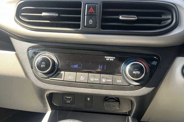 Hyundai I10 1.2 Premium Hatchback 5dr Petrol Auto Euro 6 (s/s) (84 Ps)