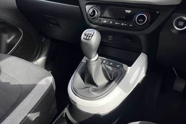 Hyundai I10 1.0 Premium Hatchback 5dr Petrol Manual Euro 6 (s/s) (67 Ps)