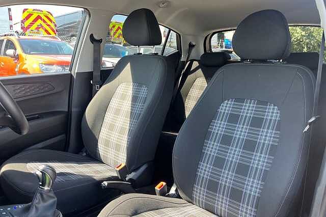Hyundai I10 1.2 Premium Hatchback 5dr Petrol Auto Euro 6 (s/s) (79 Ps) Phantom Black