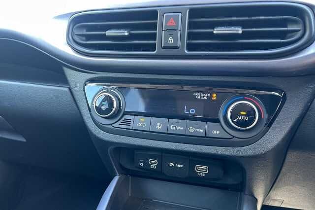 Hyundai I10 1.2 Premium Hatchback 5dr Petrol Auto Euro 6 (s/s) (79 Ps) Phantom Black