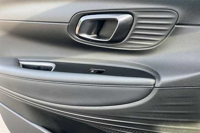Hyundai BAYON 1.0 T Gdi Mhev Premium Suv 5dr Petrol Hybrid Dct Euro 6 (s/s) (100 Ps) Aurora Grey