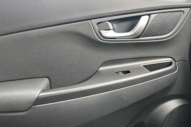 Hyundai Kona 1.6 H Gdi Ultimate Suv 5dr Petrol Hybrid Dct Euro 6 (s/s) (141 Ps)