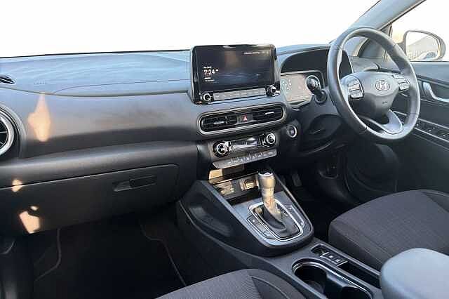 Hyundai KONA 1.6 H Gdi Premium Suv 5dr Petrol Hybrid Dct Euro 6 (s/s) (141 Ps) Atlas White