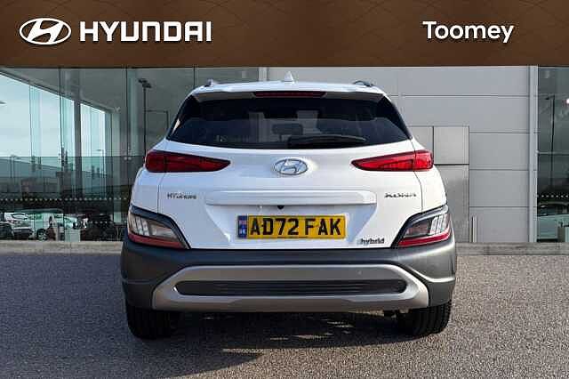 Hyundai KONA 1.6 H Gdi Premium Suv 5dr Petrol Hybrid Dct Euro 6 (s/s) (141 Ps) Atlas White