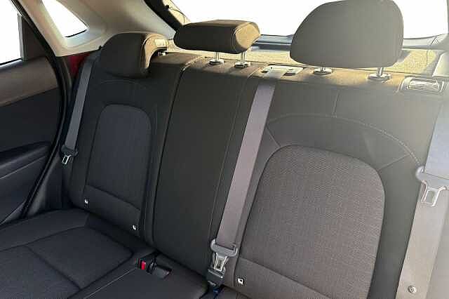 Hyundai KONA 1.6 H Gdi Premium Suv 5dr Petrol Hybrid Dct Euro 6 (s/s) (141 Ps) Atlas White