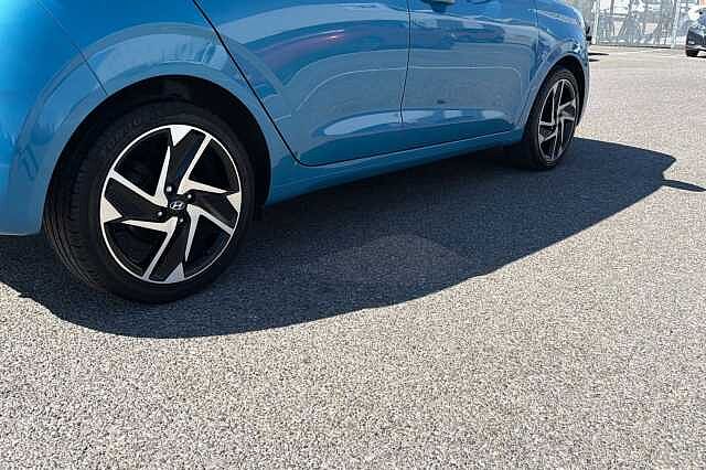 Hyundai I10 1.0 Premium Hatchback 5dr Petrol Manual Euro 6 (s/s) (67 Ps) Blue