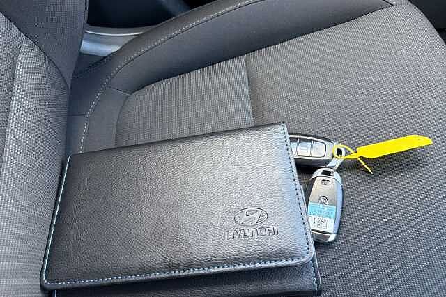 Hyundai Kona 1.6 H Gdi Premium Suv 5dr Petrol Hybrid Dct Euro 6 (s/s) (141 Ps)