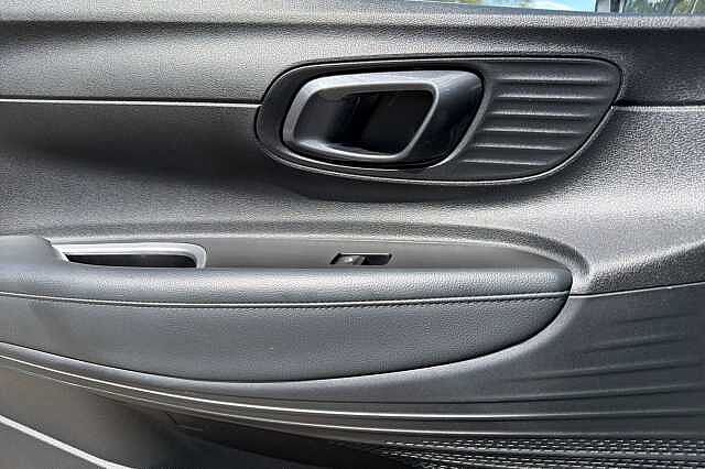 Hyundai Bayon 1.0 T Gdi Mhev Premium Suv 5dr Petrol Hybrid Dct Euro 6 (s/s) (100 Ps)